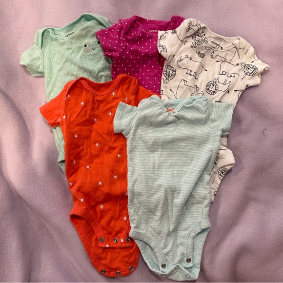 3-6 month onesies - Picture 1 of 2